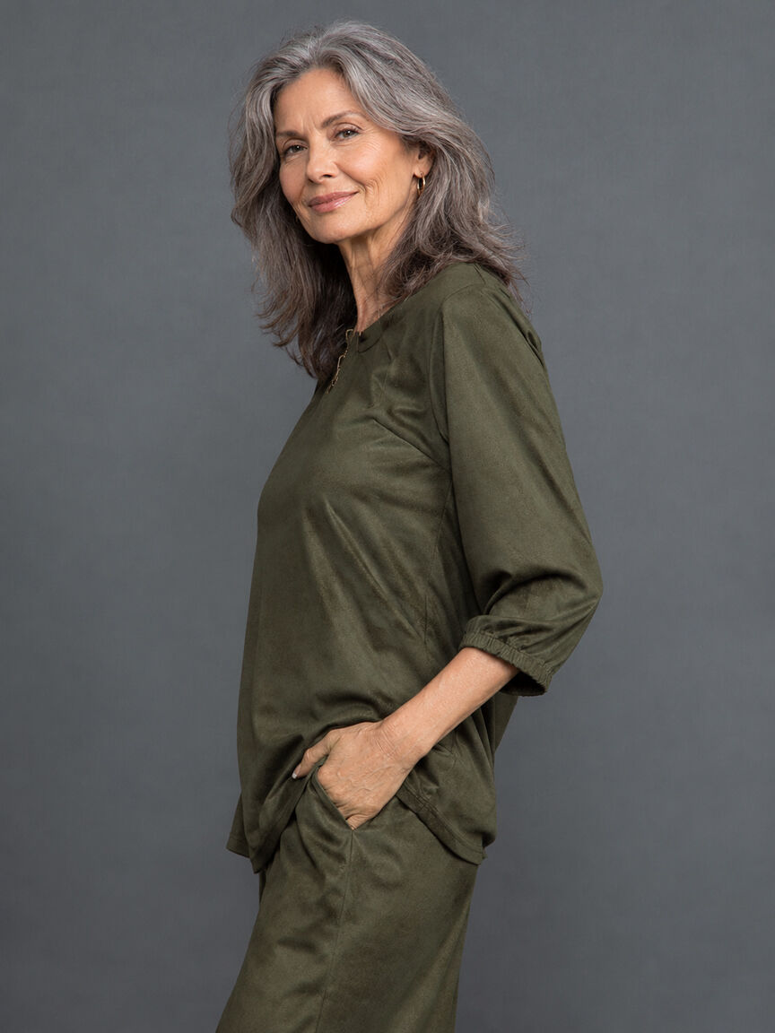 Elbow Sleeve Suede Top w/ Pointed Collar