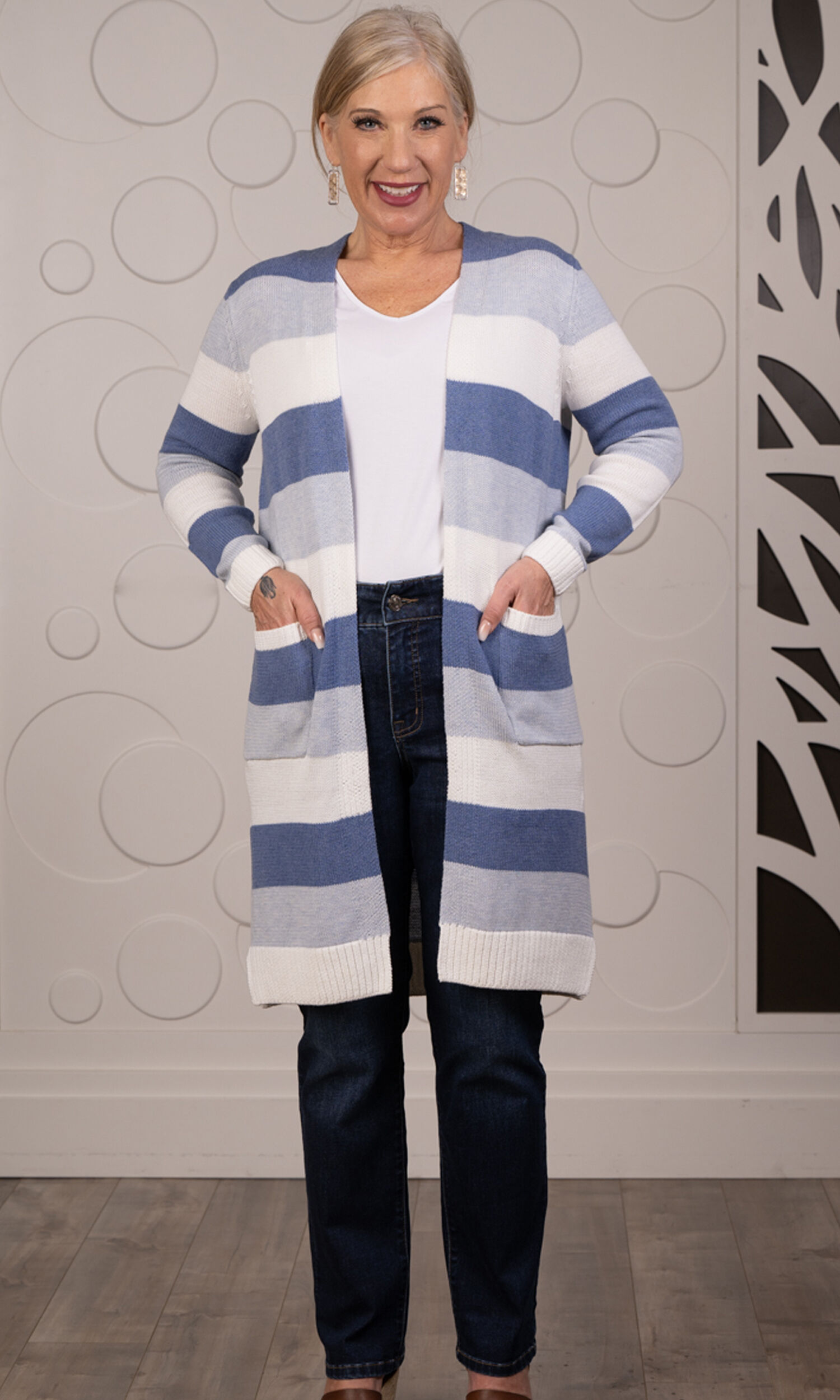 Open Front Cardigan w/ Pockets Image 2