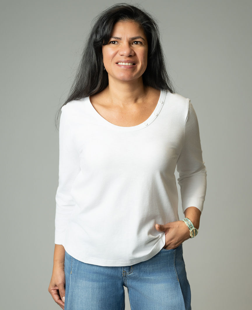 3/4 Sleeve Scoop Neck Top With Buttons Image 1