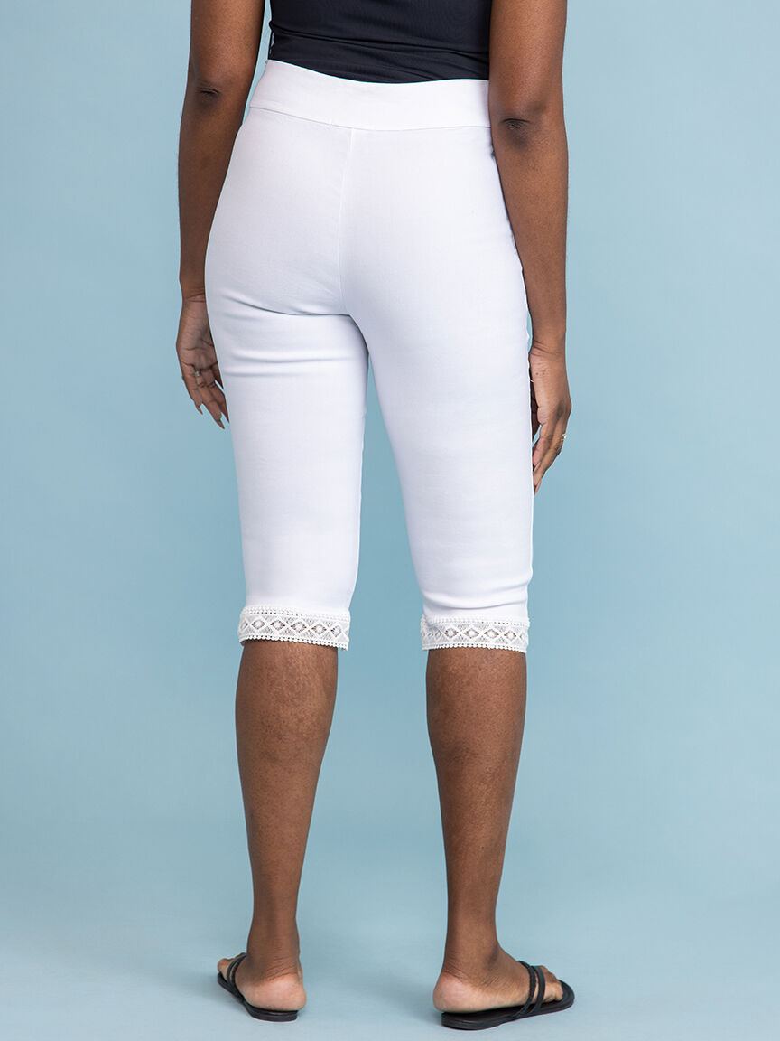 Lace Trimmed Pull on Capri  Image 4