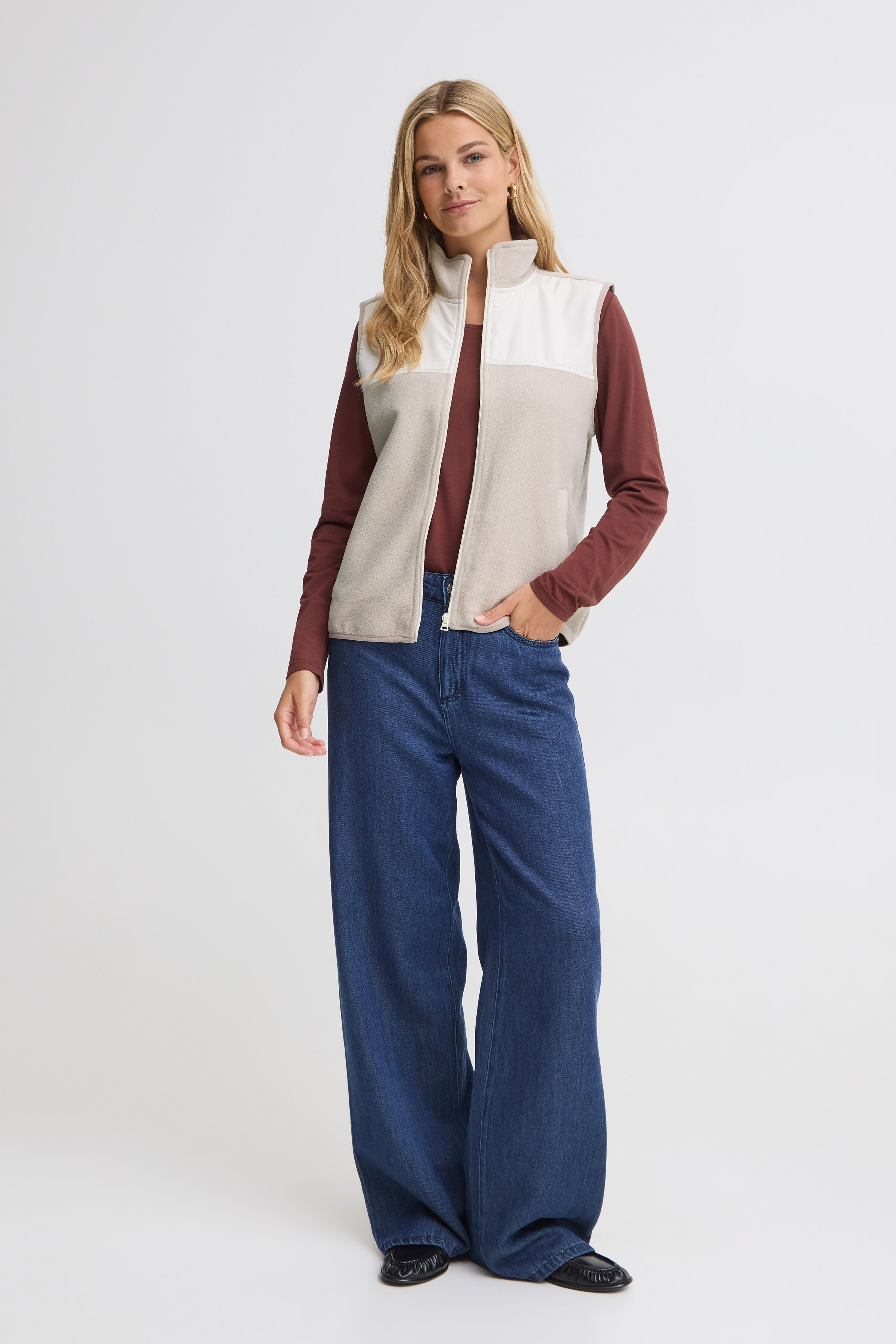 Cream Fleece Vest Image 5
