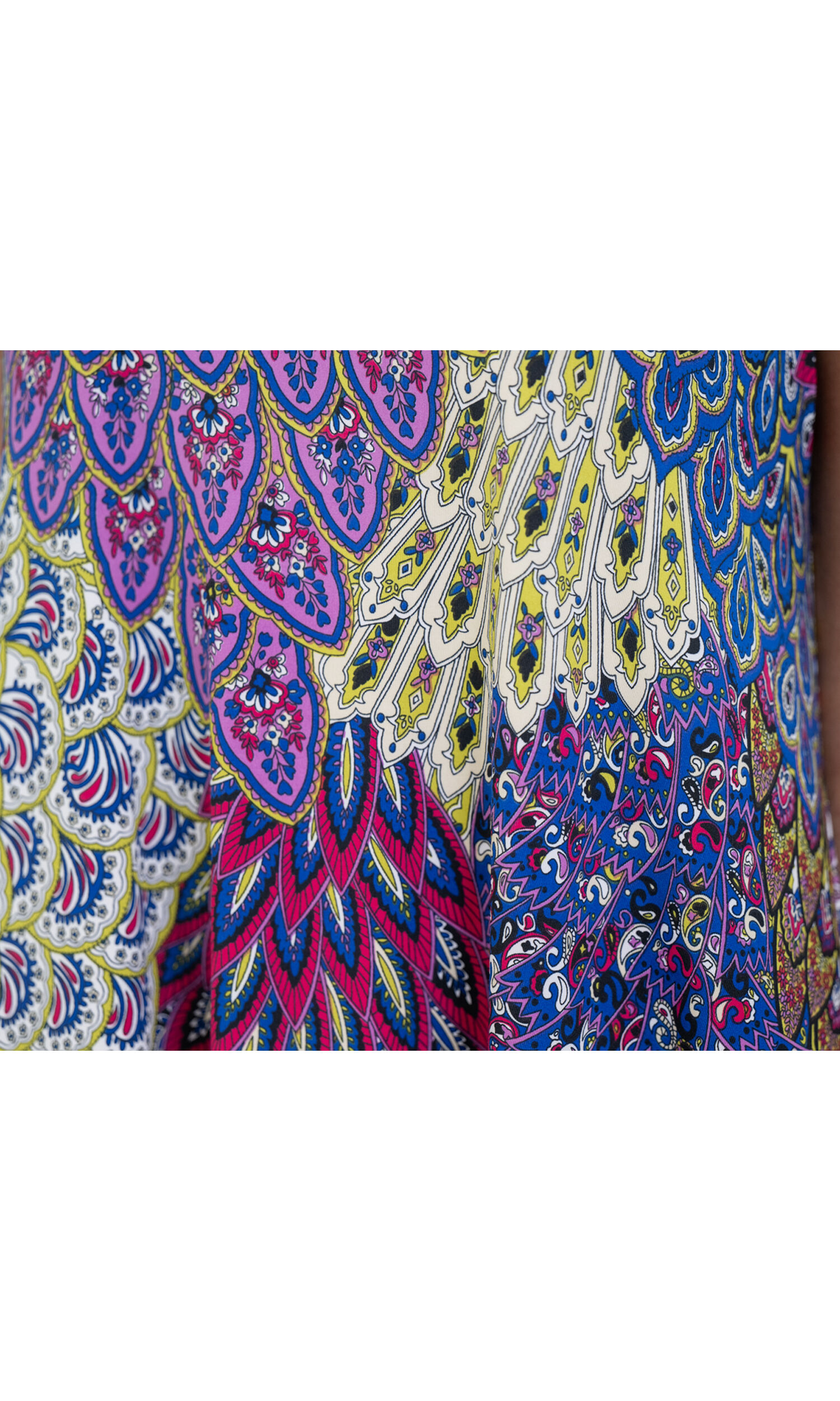 Peacock Print Sleeveless Midi Dress Image 3