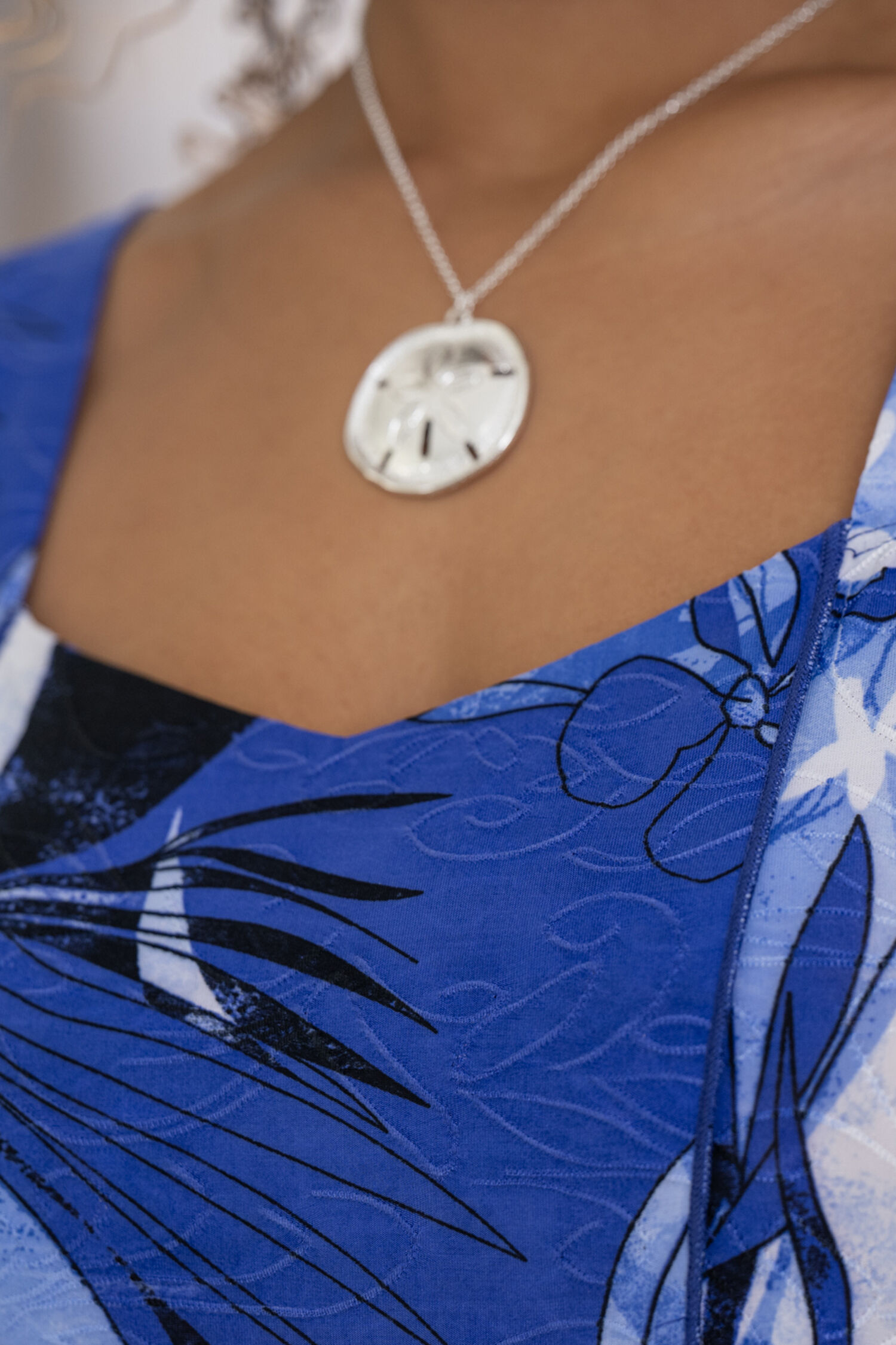 Sleeveless Sweetheart Neckline Midi Dress Image 3