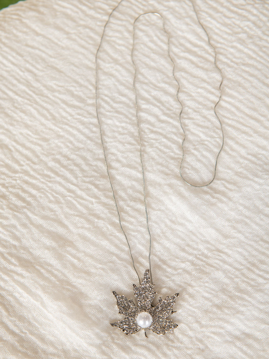 Maple Leaf Rhinestone Necklace  Image 1