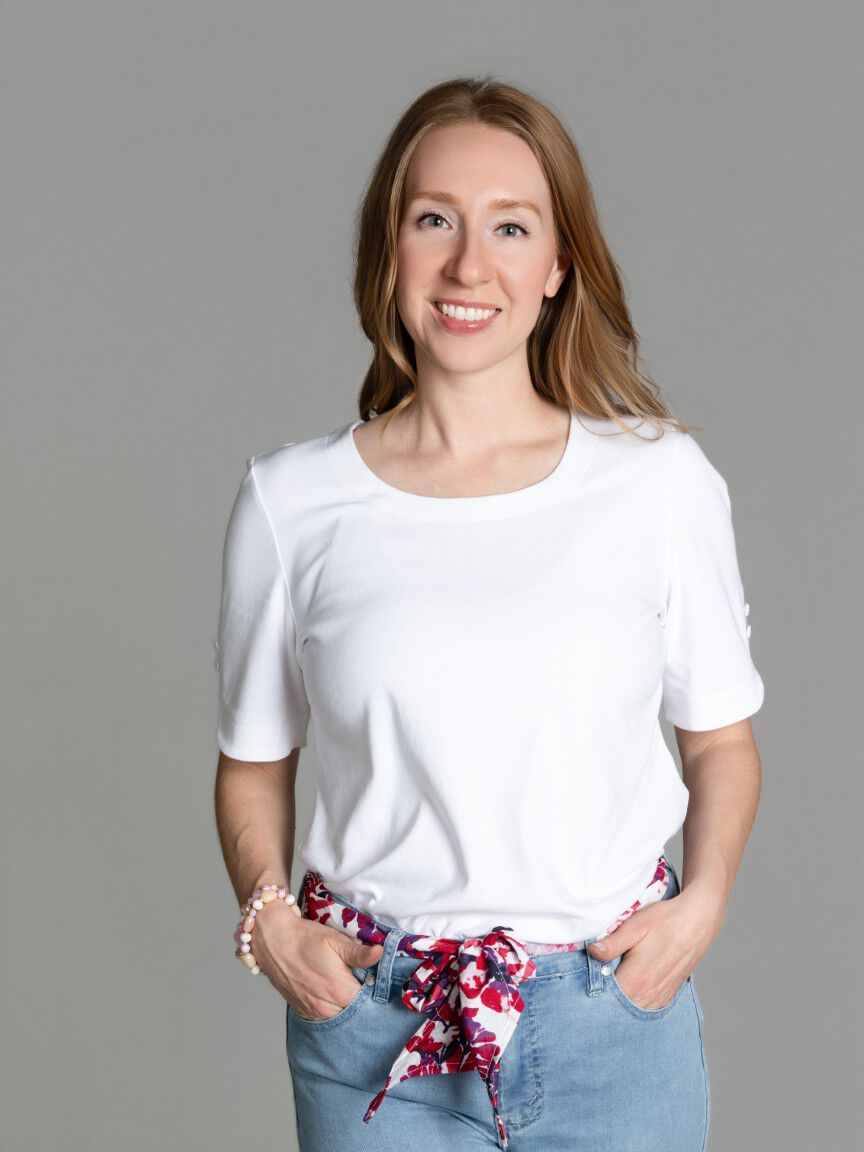 Round Neckline Short Sleeve Top Image 1
