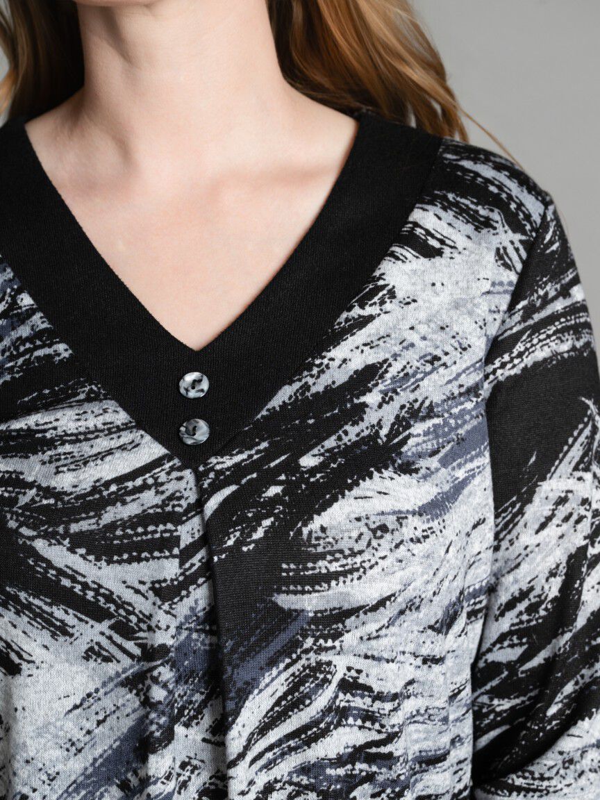 3/4 Sleeve V-Neck Top