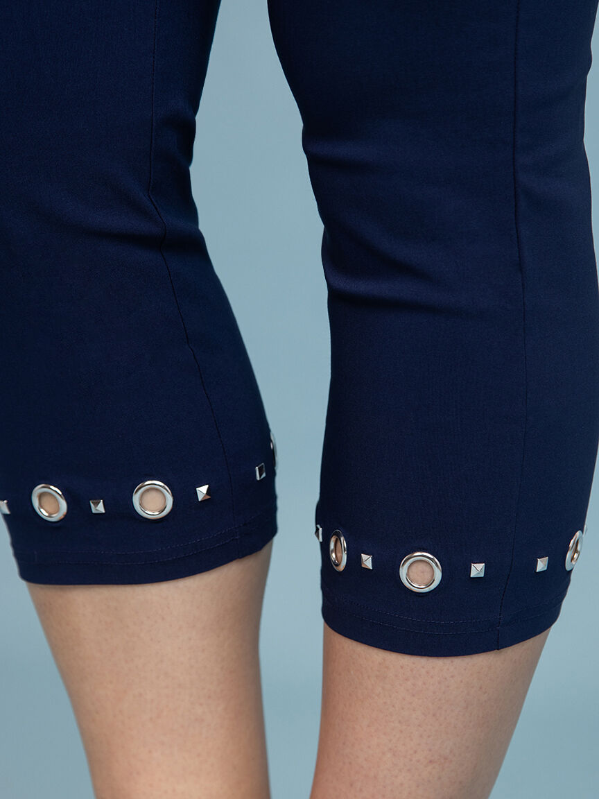 Gromet Accent Pull-On Carpi  Image 5