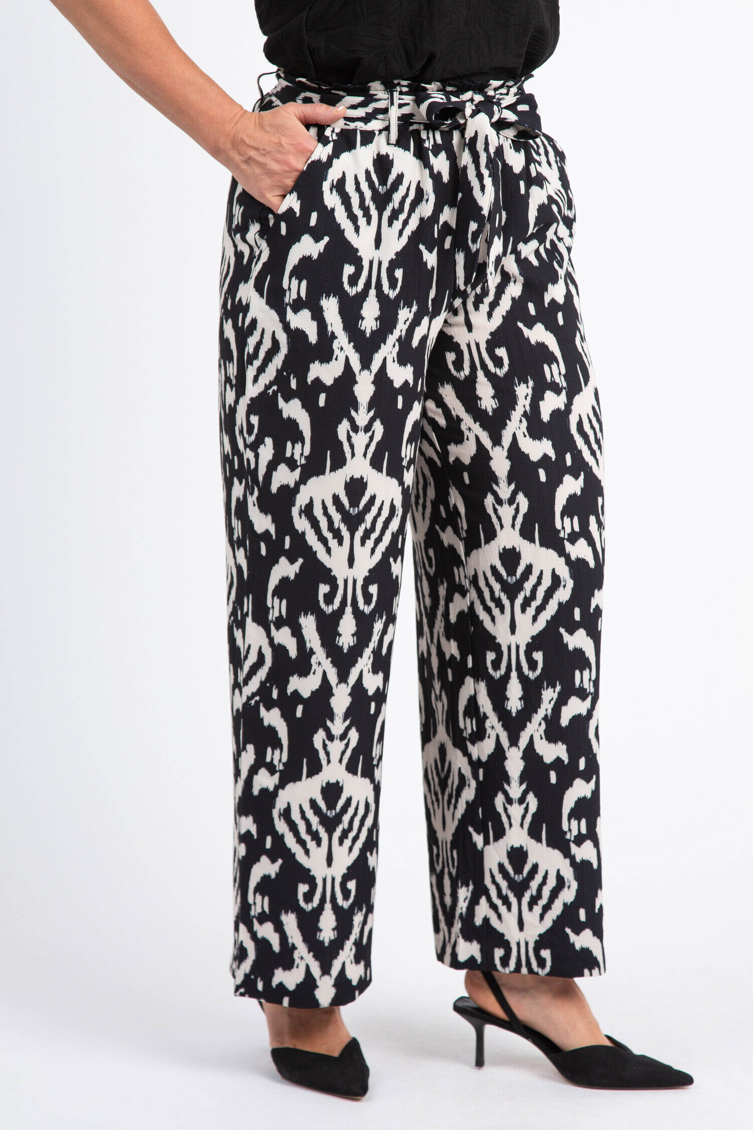 Printed Pull-On Belted Pants Image 1