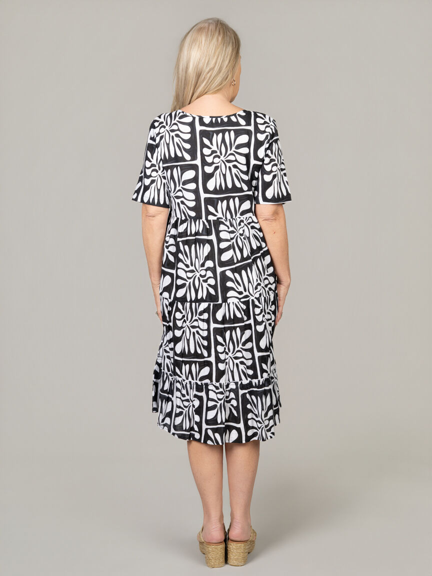 Short Sleeve Knee Dress With Neck Tie