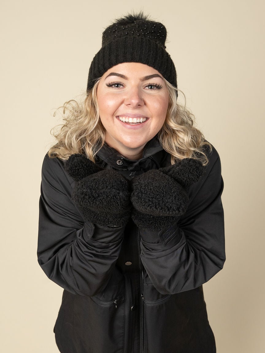 Fluffy Pom-Pom Pearl Toque