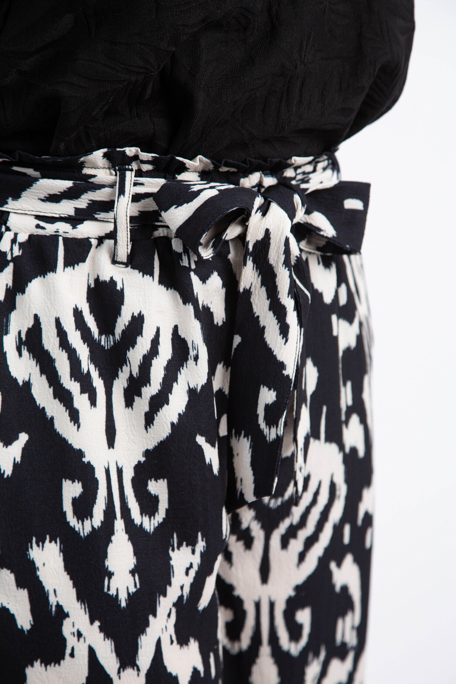 Printed Pull-On Belted Pants Image 5