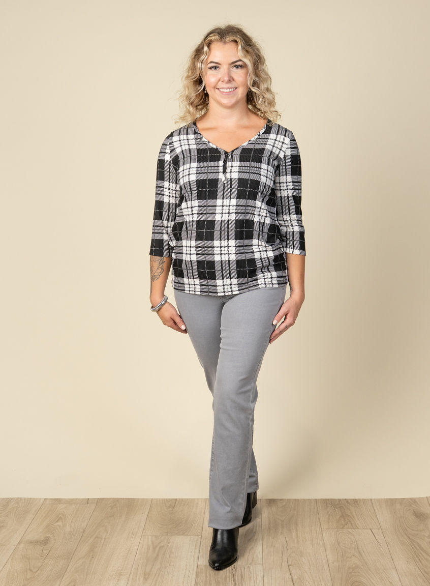 Petite 5 Pocket Colored Jeans 