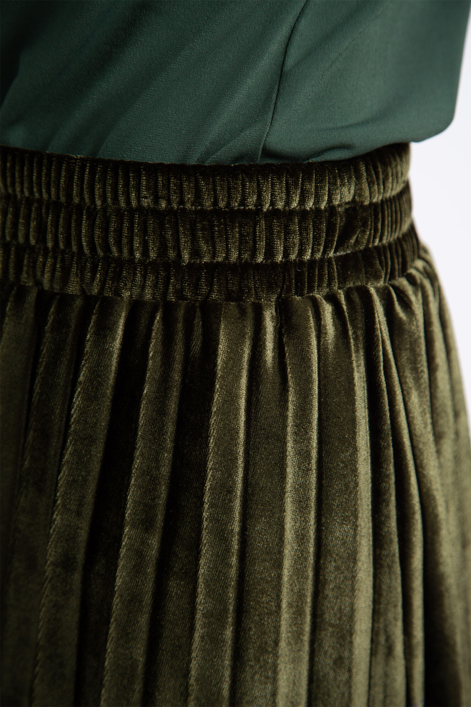 Velvet Pleated Midi Skirt Image 3