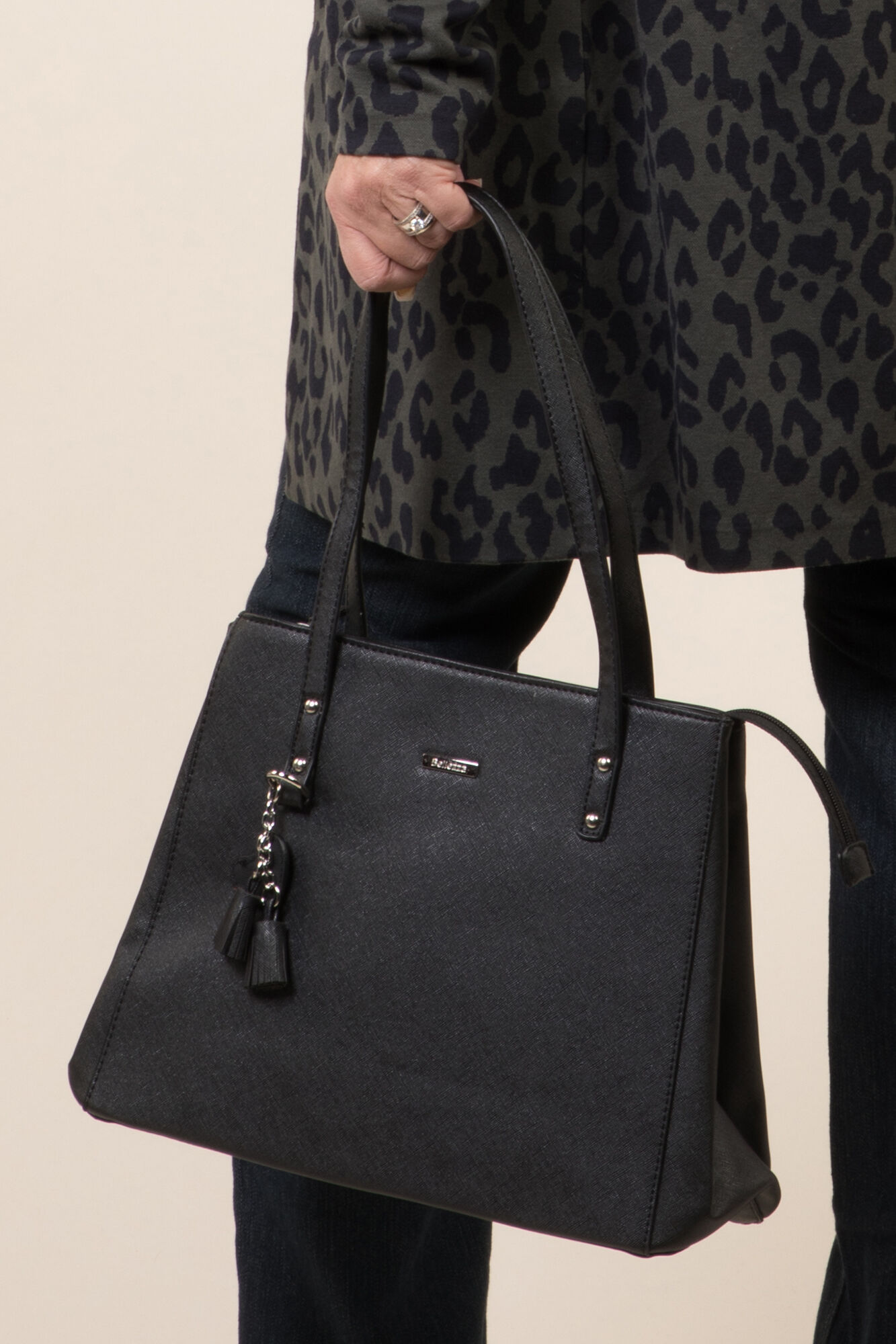 Satchel Style Purse Image 1