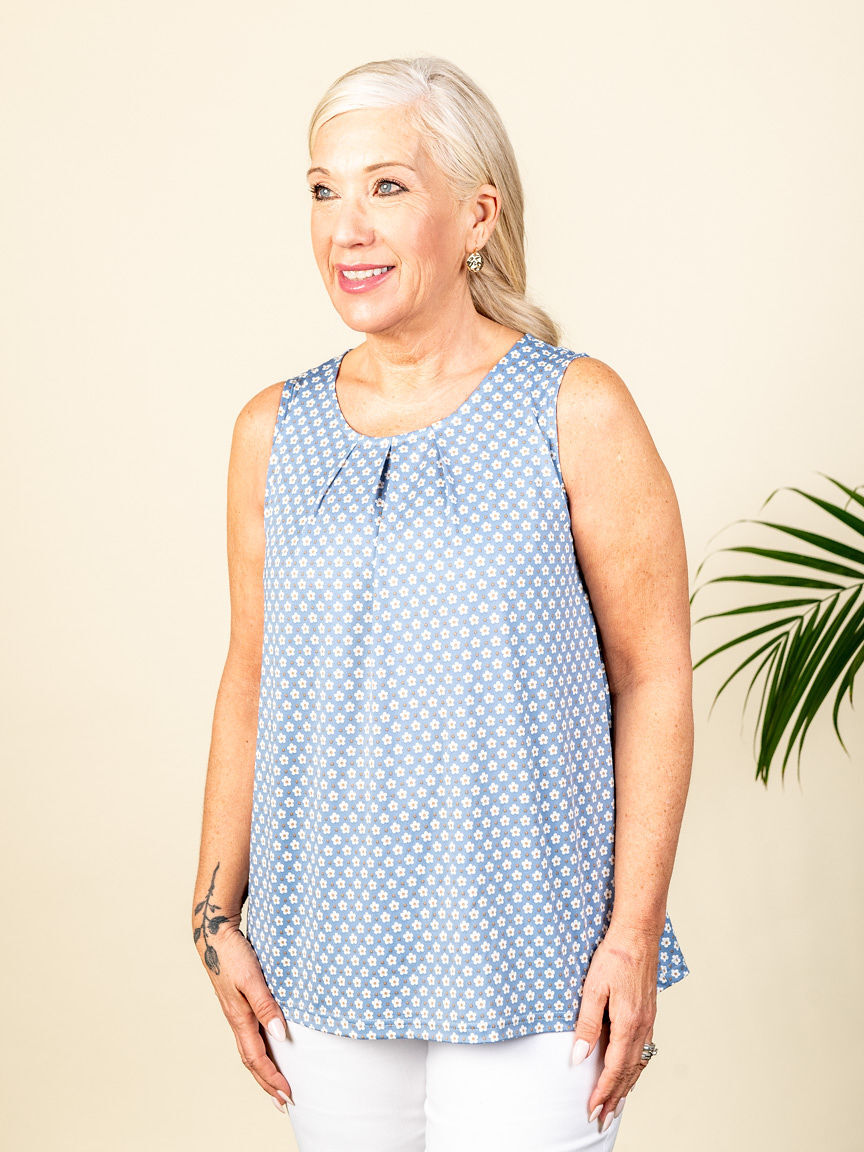 Sleeveless Top with Pleat Image 3