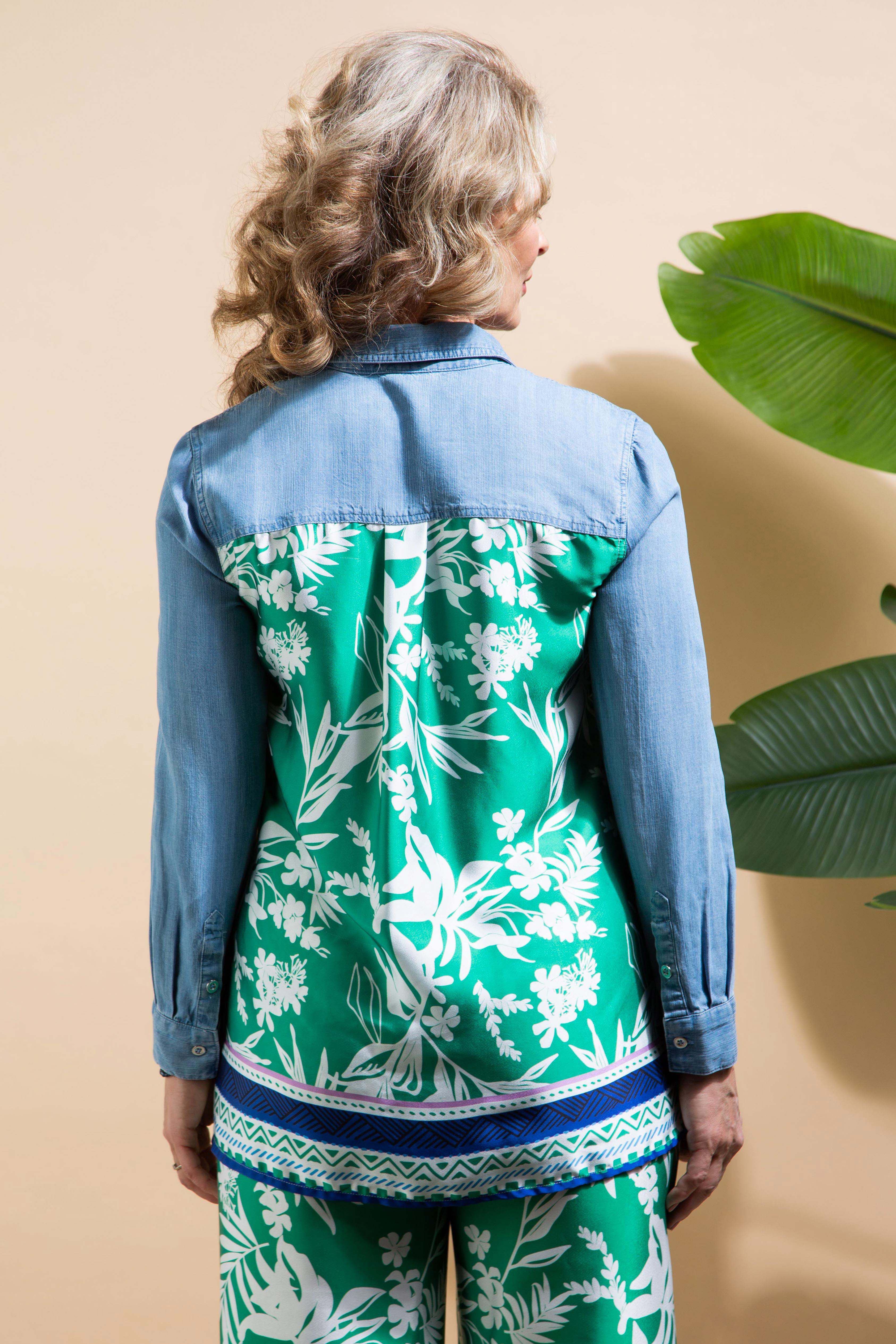 Button-Up Shirt w/ Combo Print Image 4