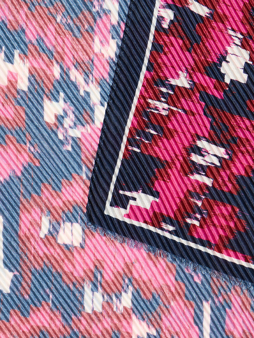 Lightweight Pleat Scarf Image 5