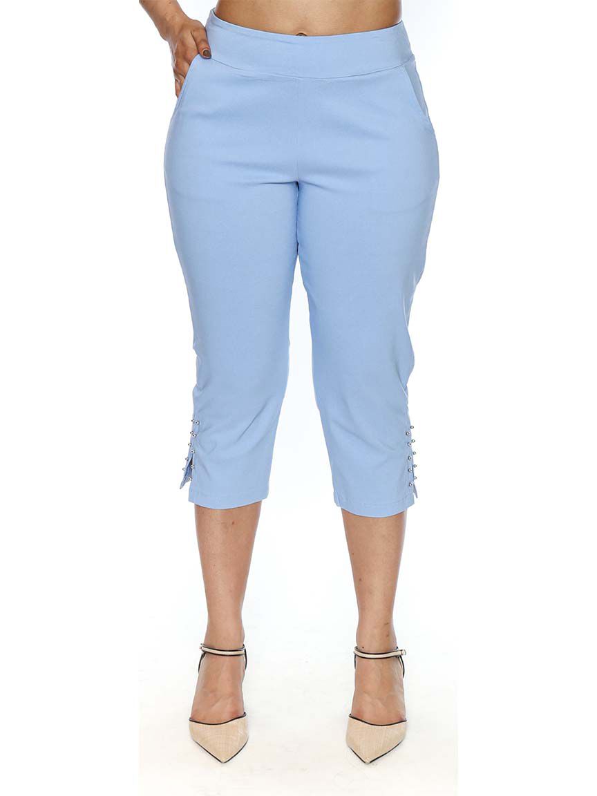 Pull-On Capris With Slits