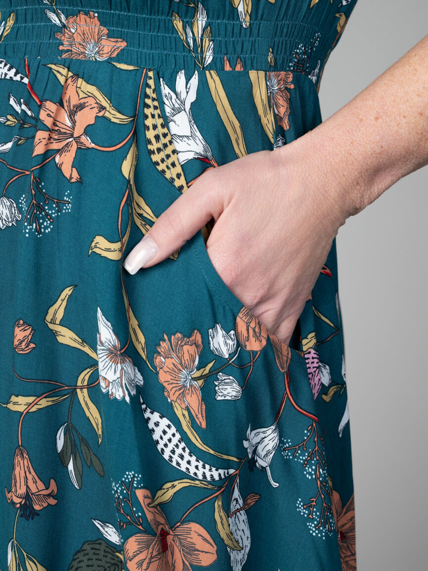 Short Sleeve Knee Length Dress With Smock Waist Image 4