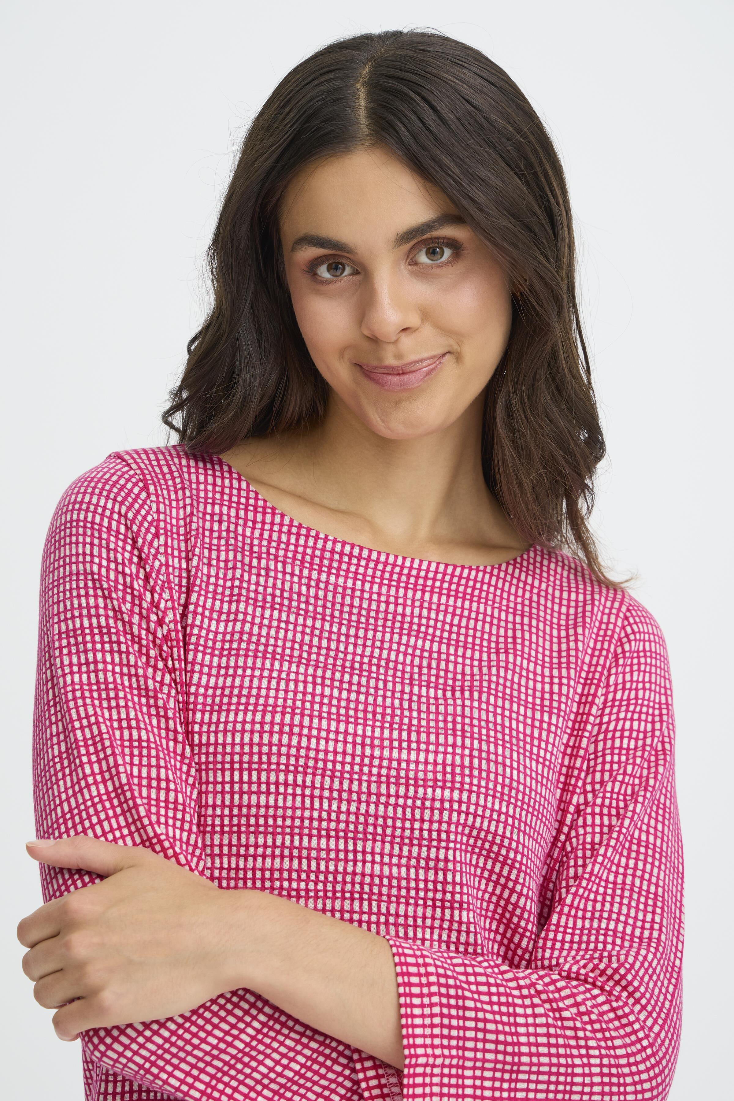 3/4 Sleeve Round Neckline Top