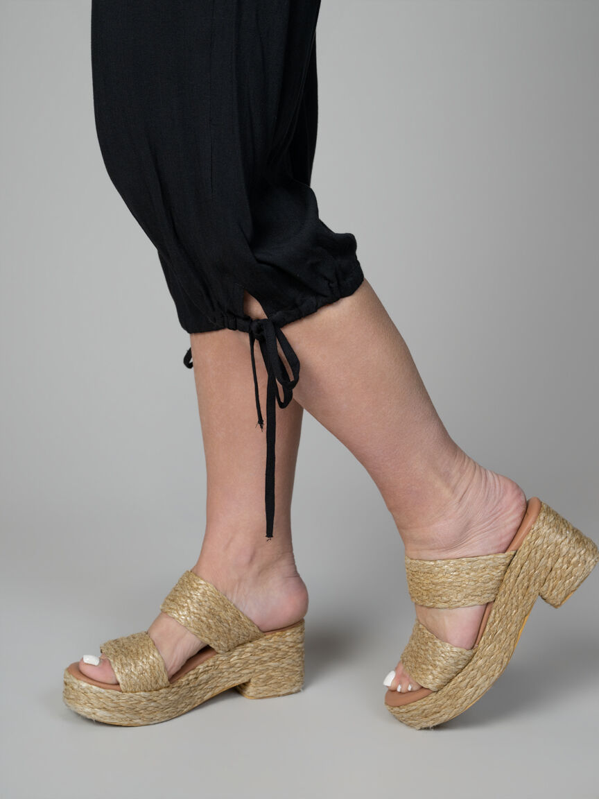 Pull-On Capri Pant With Tie Hem