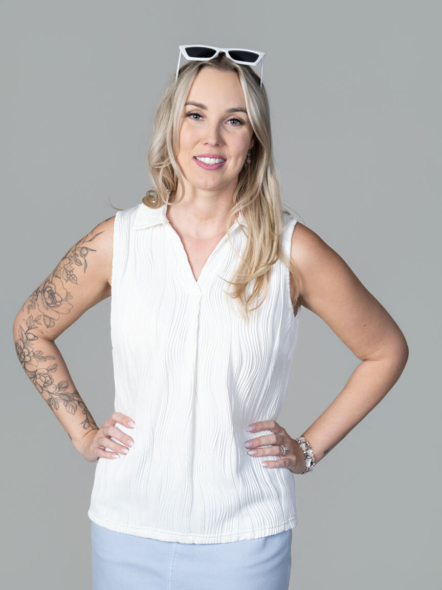 Sleeveless Collared Top