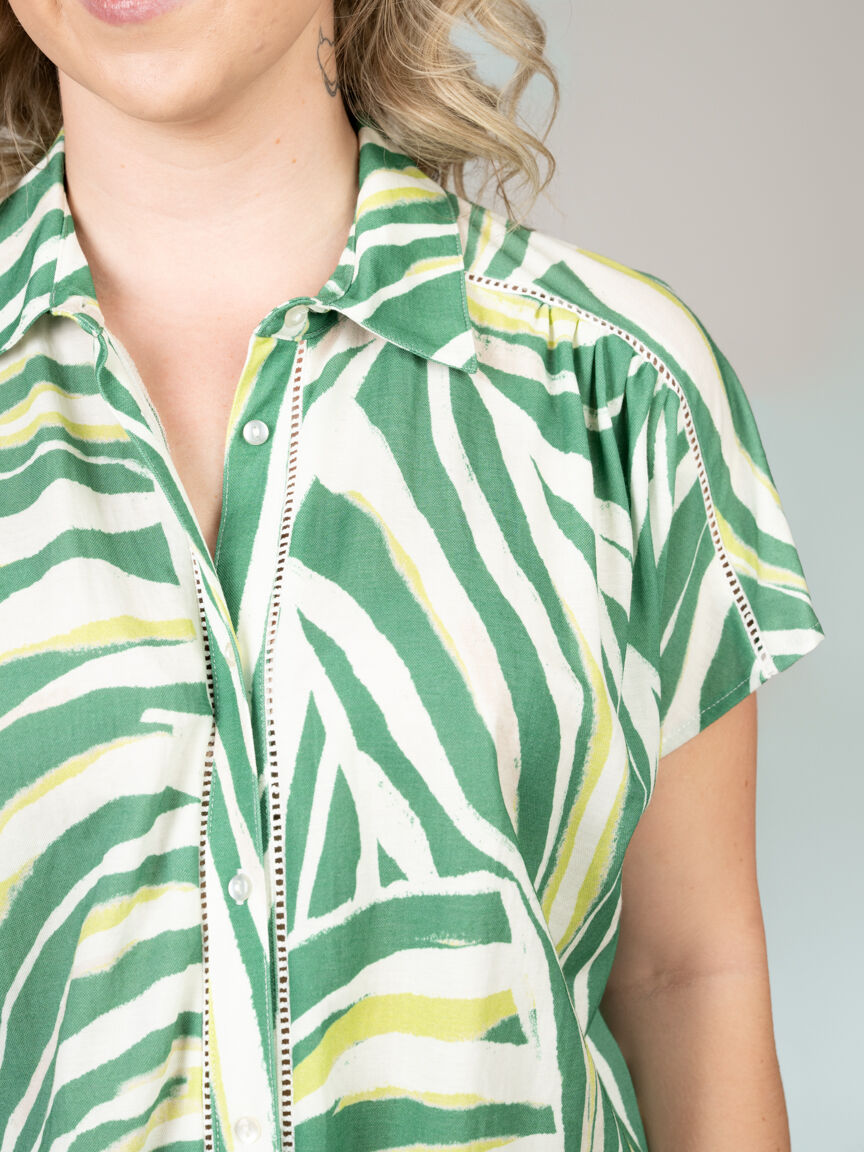 Collared Button-Up Top With Front Tie Image 3