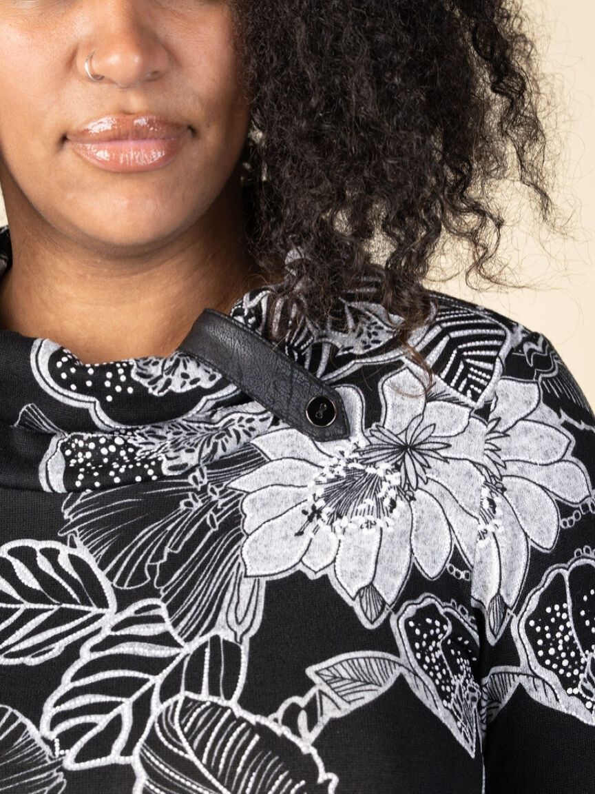 3/4 Sleeve Textured Tunic Image 3