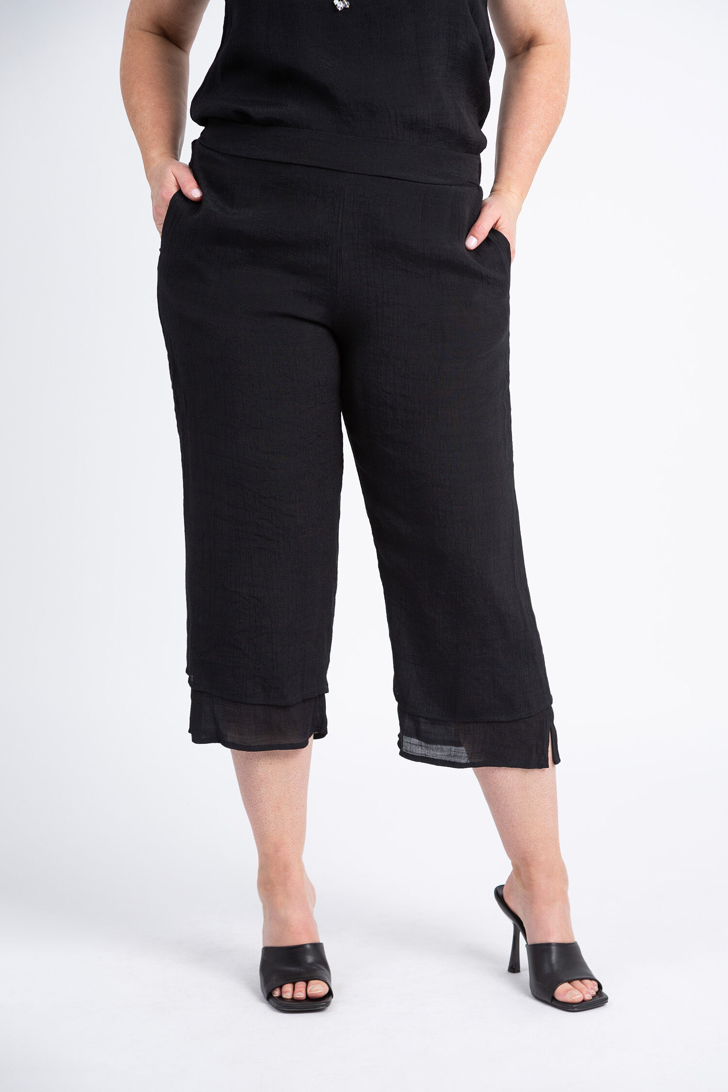 Wide-Leg Cropped Pant Image 2