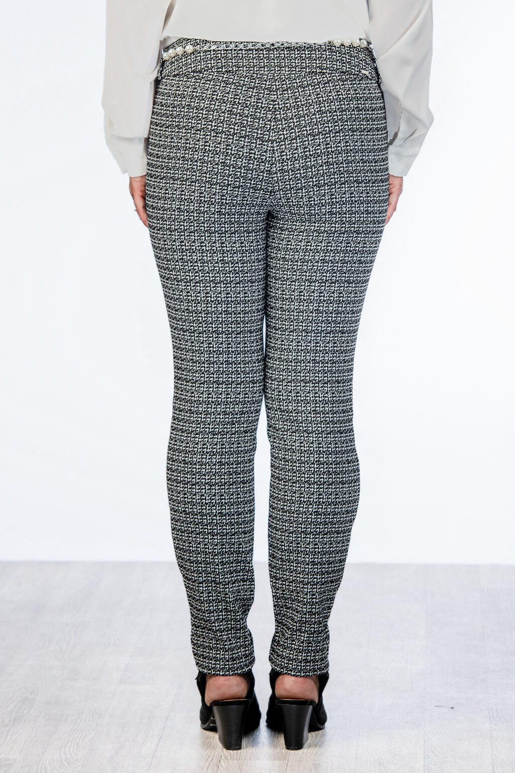 Shimmering Houndstooth Pearl-Chain Pants Image 3