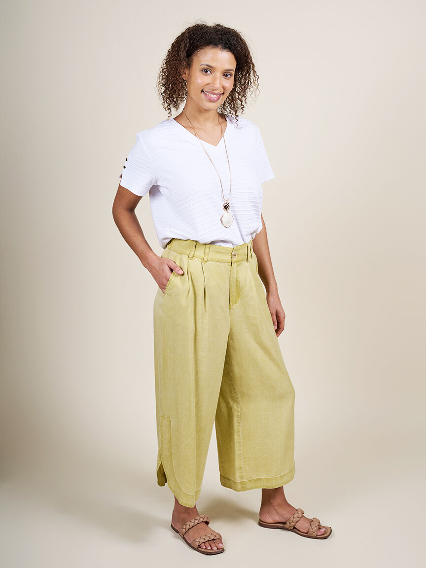 Flowy Pleated Tulip-Hem Pants With Pockets  Image 3