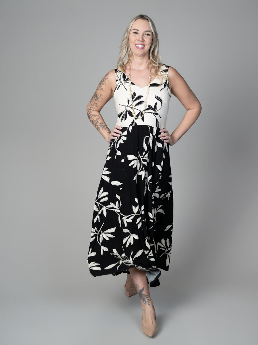 Sleeveless Maxi Dress With Pockets