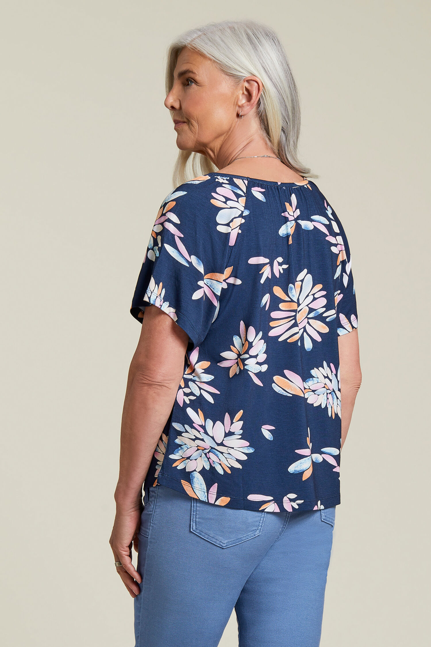 Petal Pleated Knit Shirt  Image 2