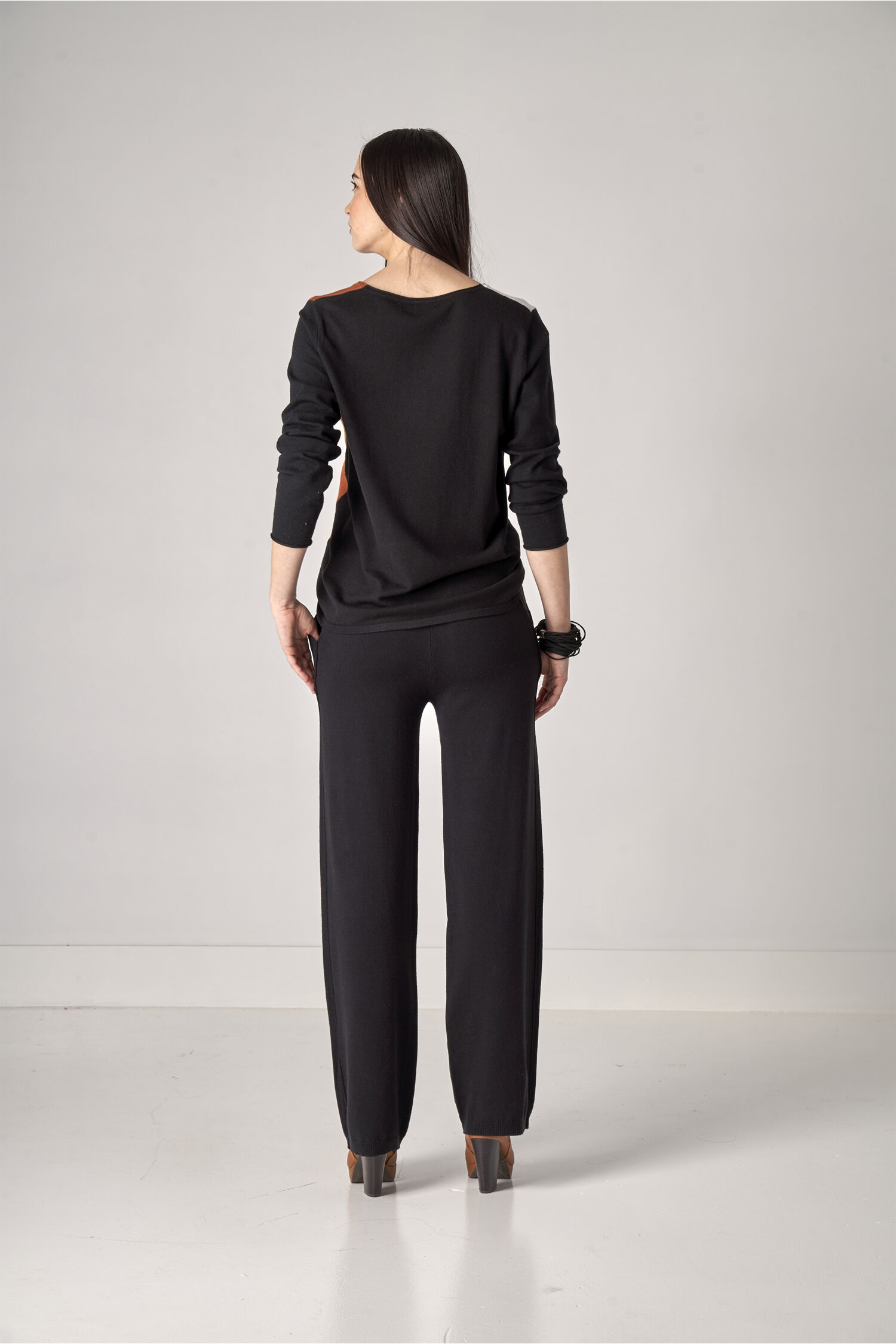 Long Sleeve Three Tone Sweater  Image 2