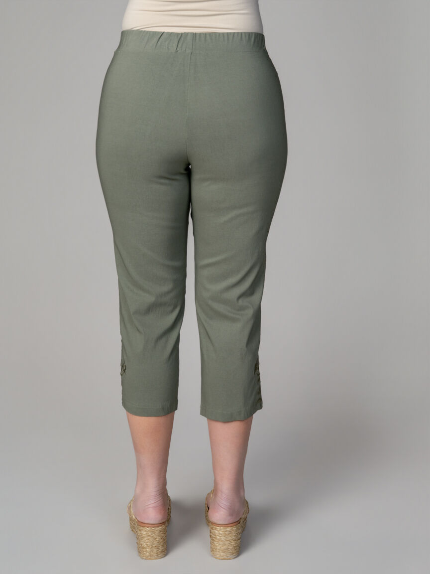 Pull-On Capris With Embroidery Hem