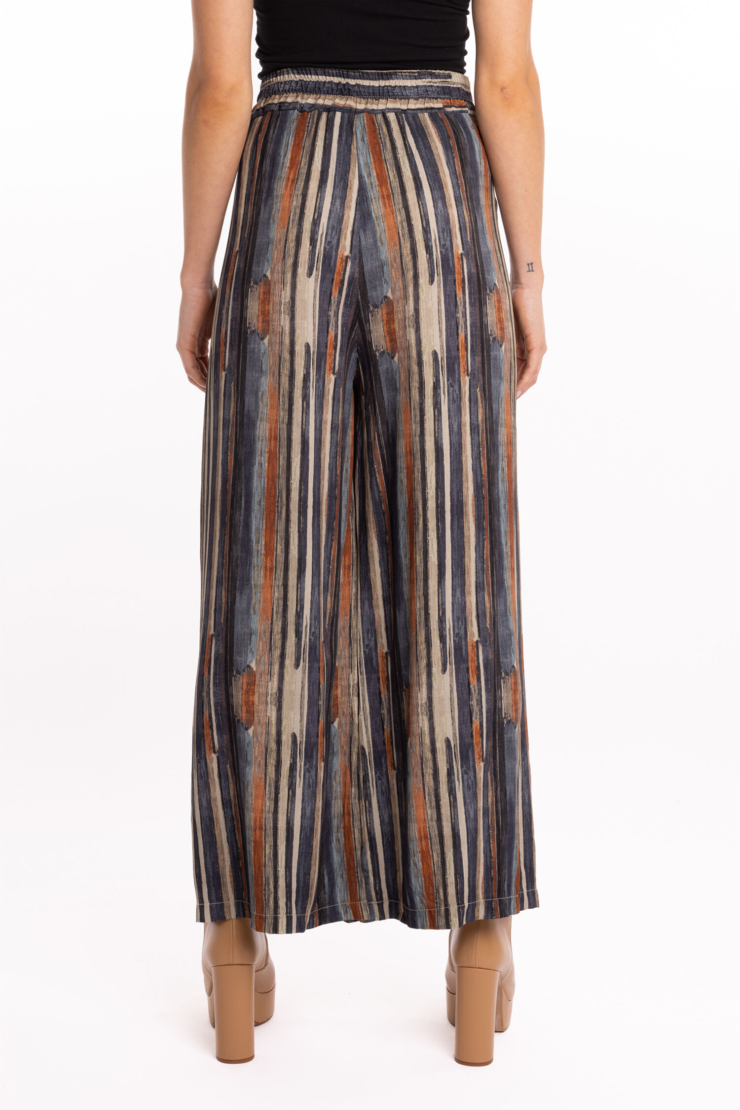 Wide-Leg Printed Trousers  Image 3