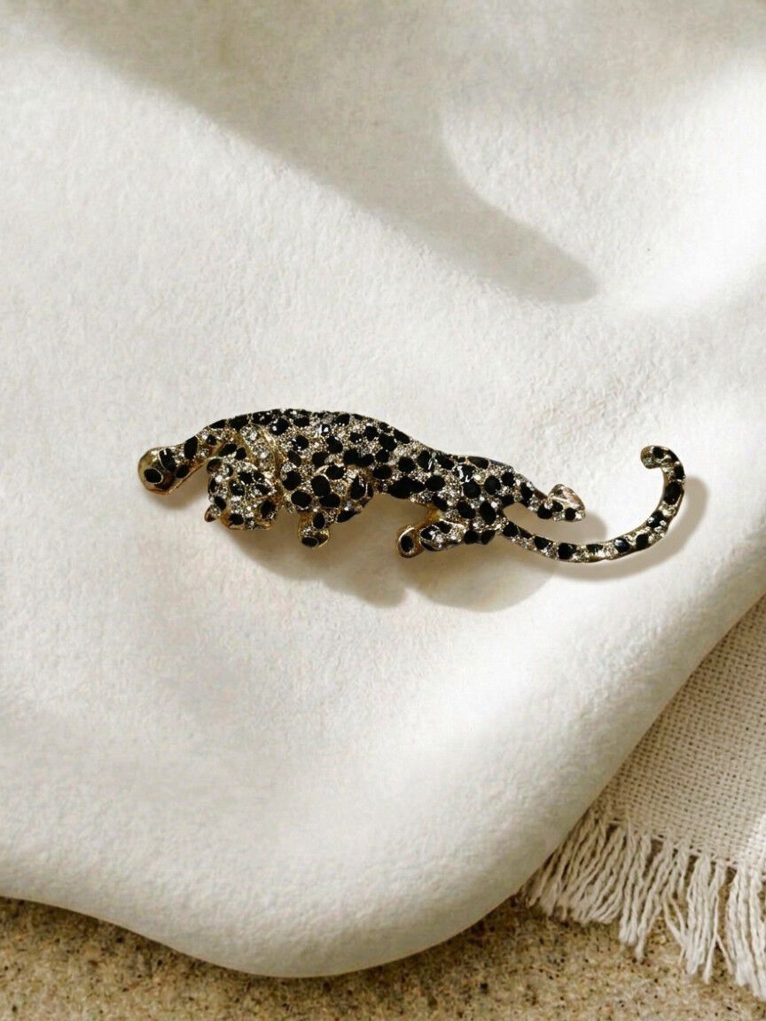 Wild Cat Brooch Image 1