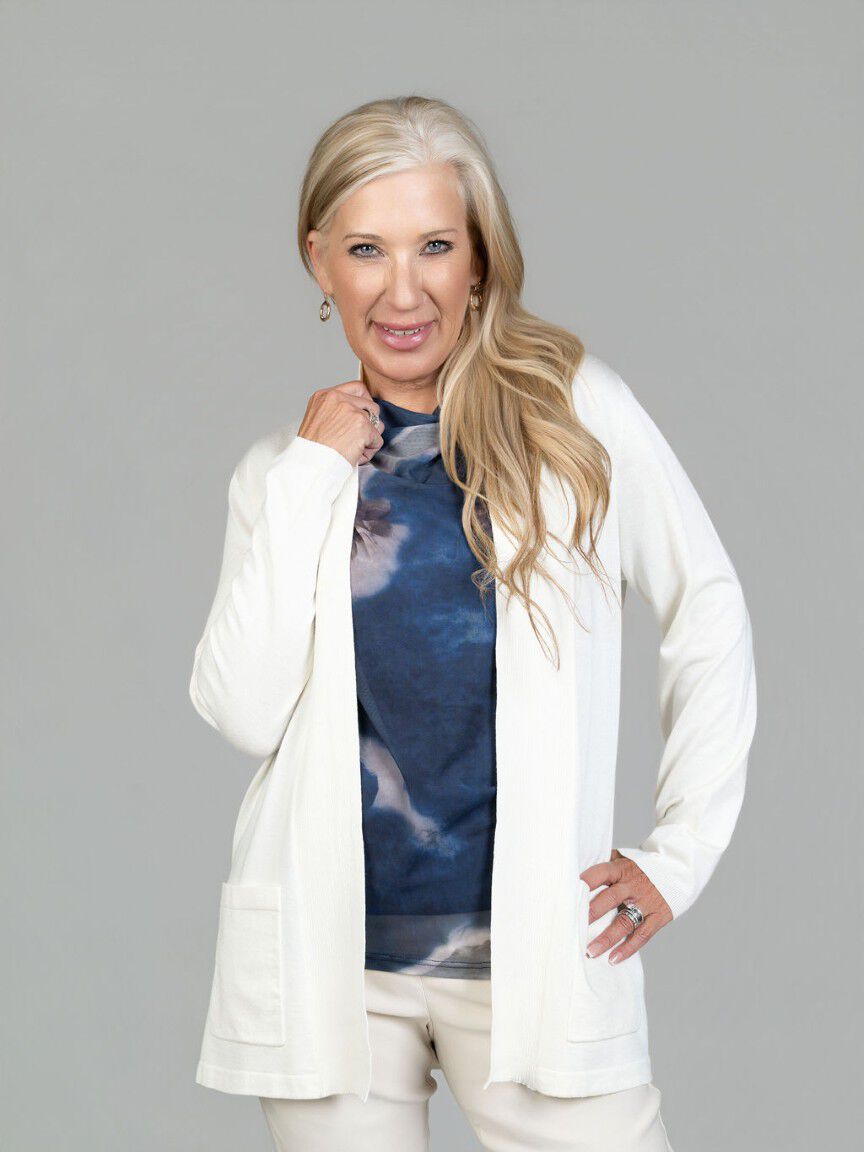 Lightweight Knit Cardigan With Pockets