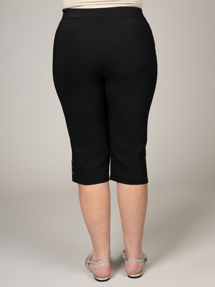 Pull-On Capri Pants with Snap Hem