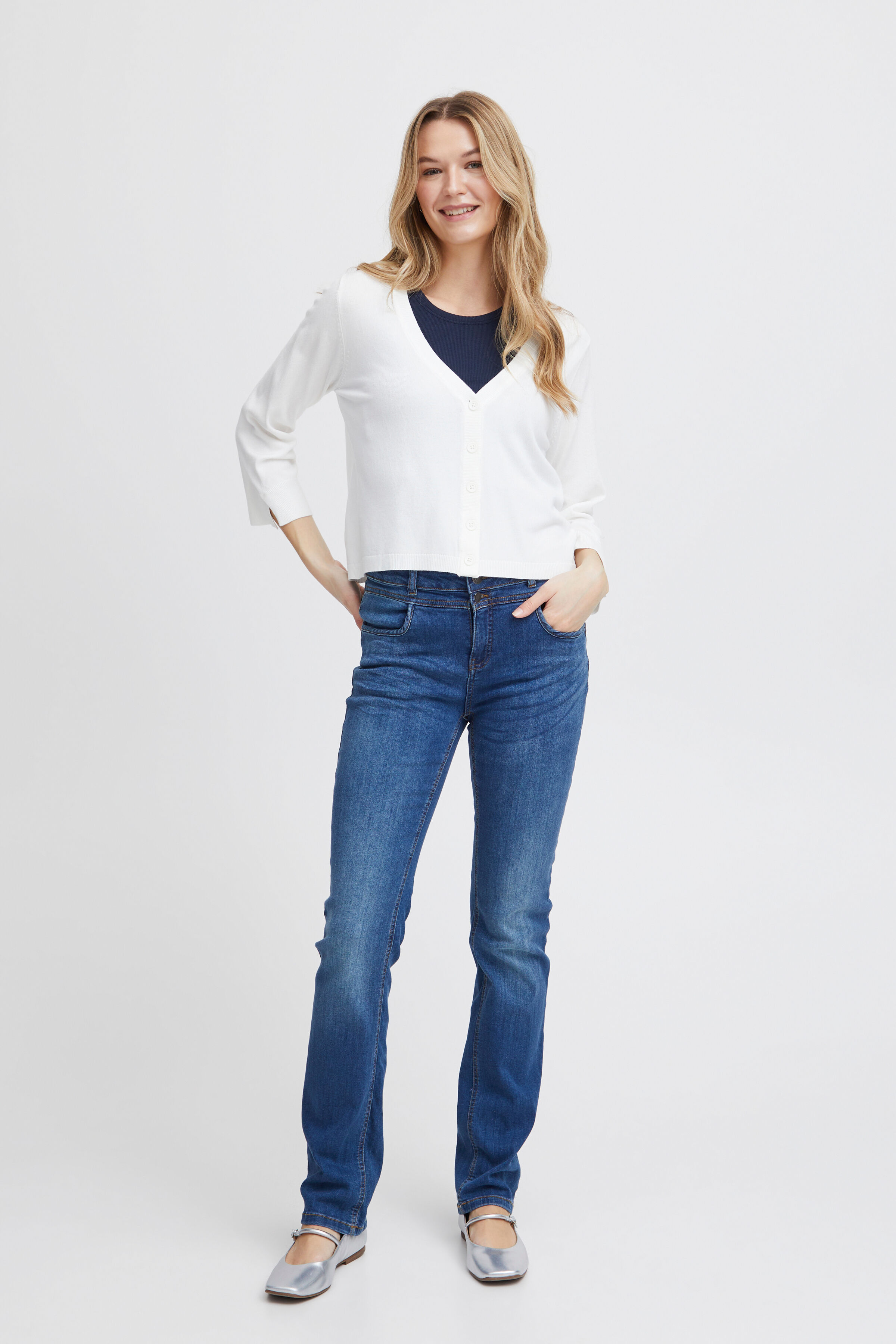 Cropped Button-Up Cardi Image 5