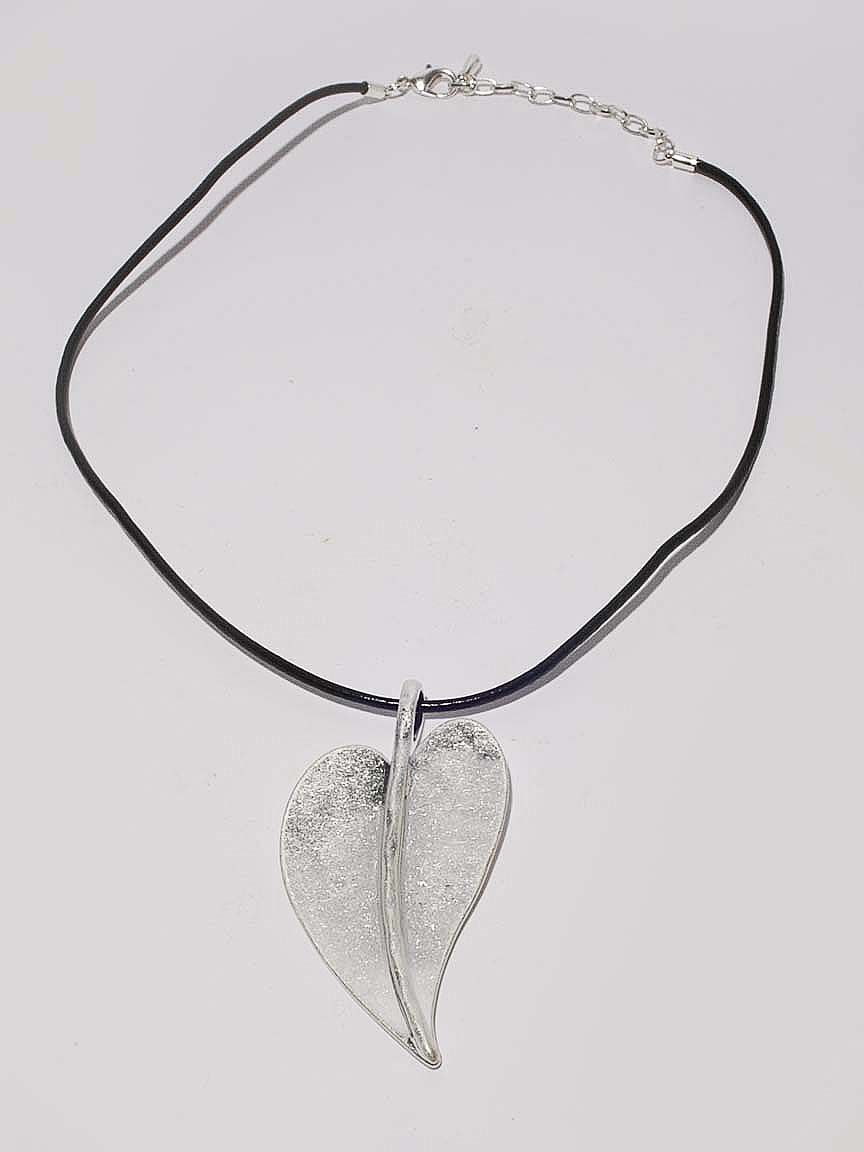 Silver Heart Cord Necklace Set Image 2