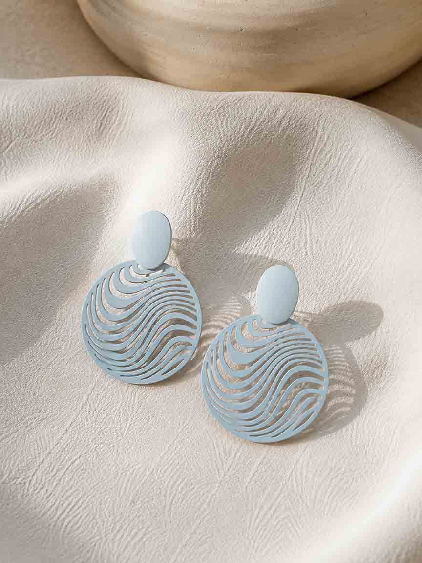 Wavy Round Earrings