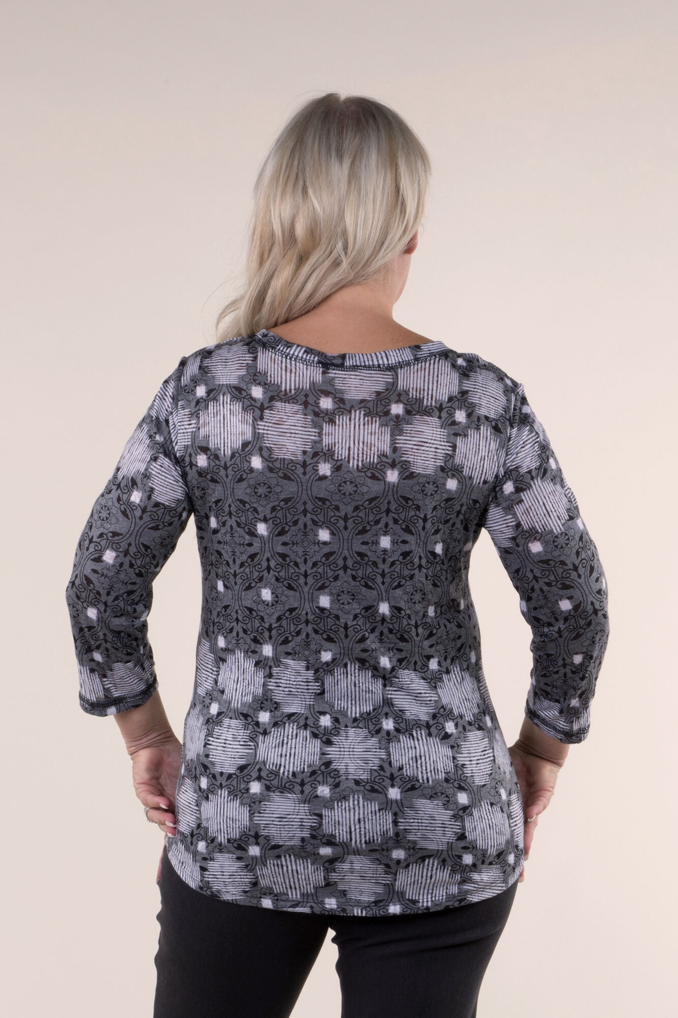 Burnout Crinkle Print Top Image 2