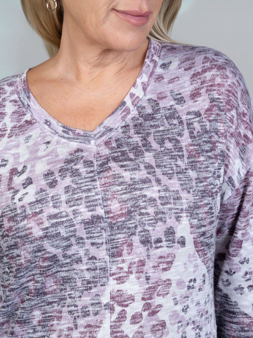 3/4 Sleeve Hatchi V-Neck Top Image 2