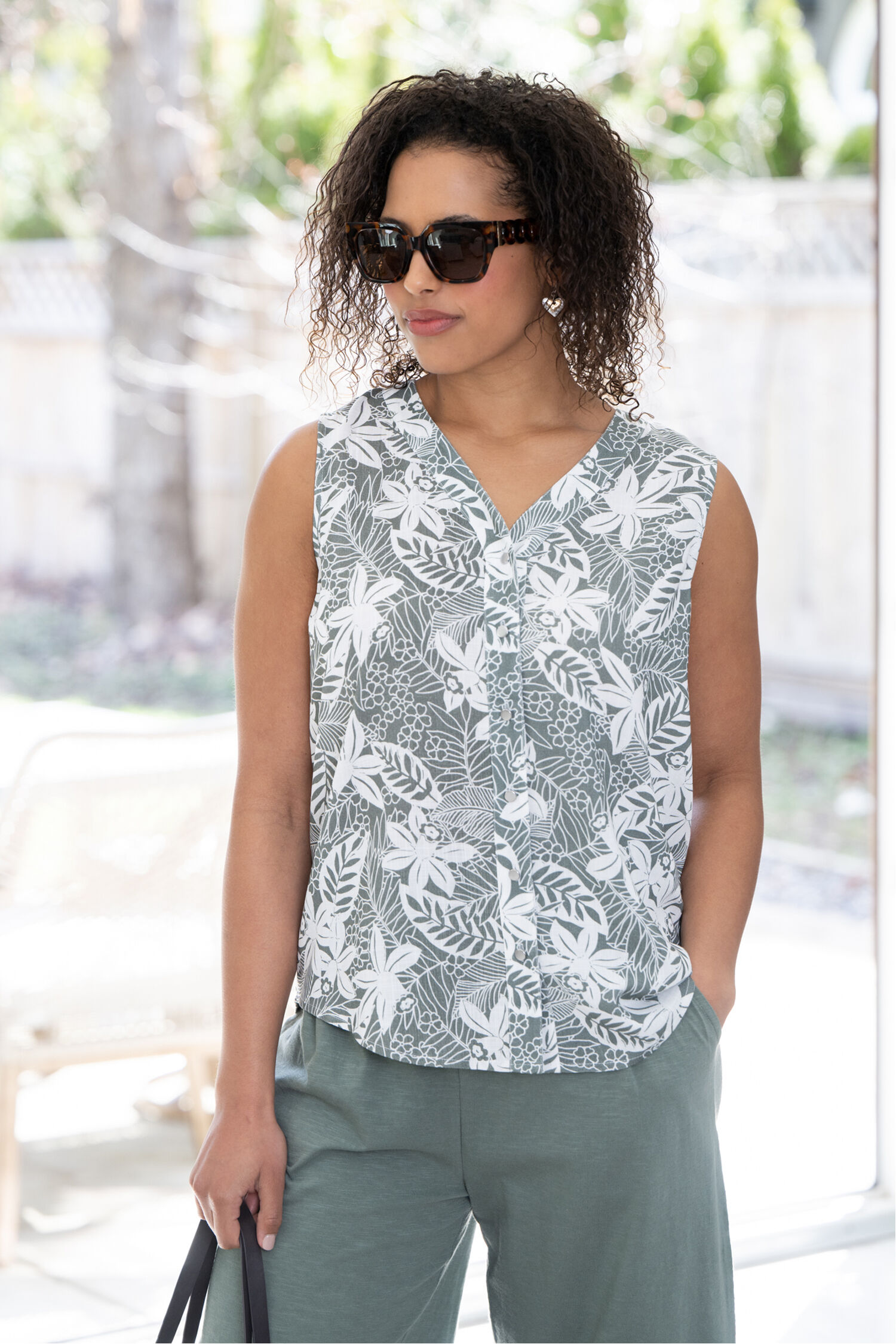 Sleeveless Tropical Button-Up Blouse Image 1
