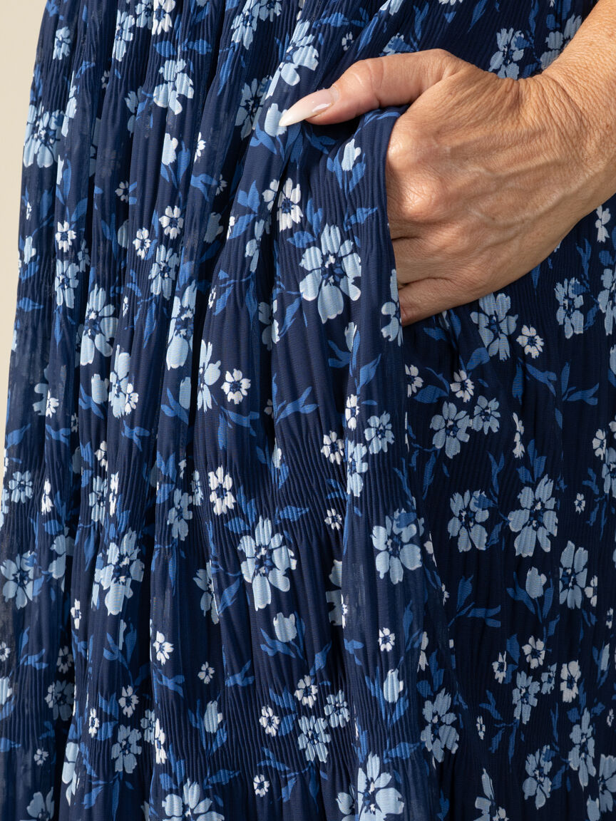 Sleeveless Printed Halter Maxi Dress Image 4