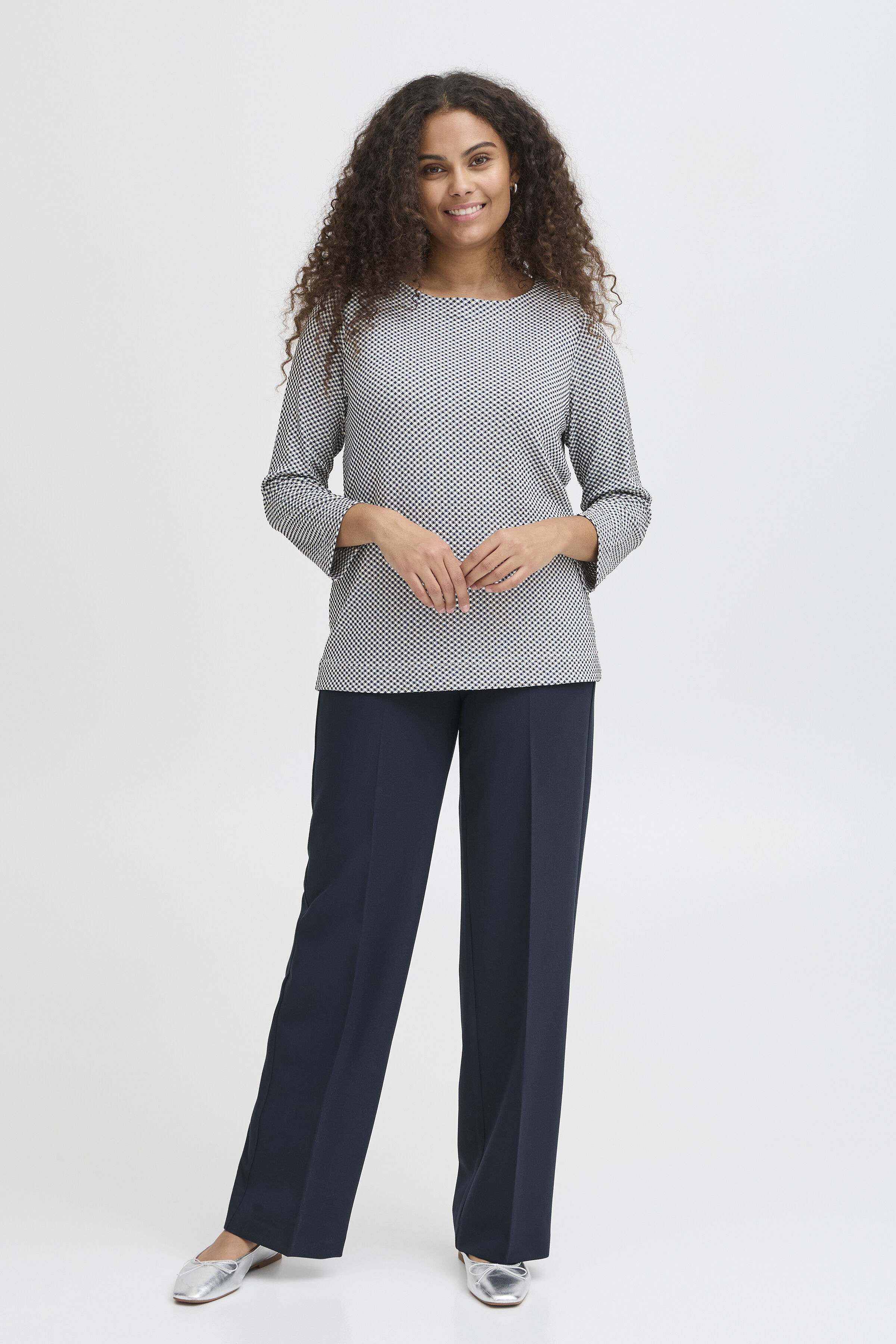 &frac34; Sleeve Crew Neck Top  Image 5