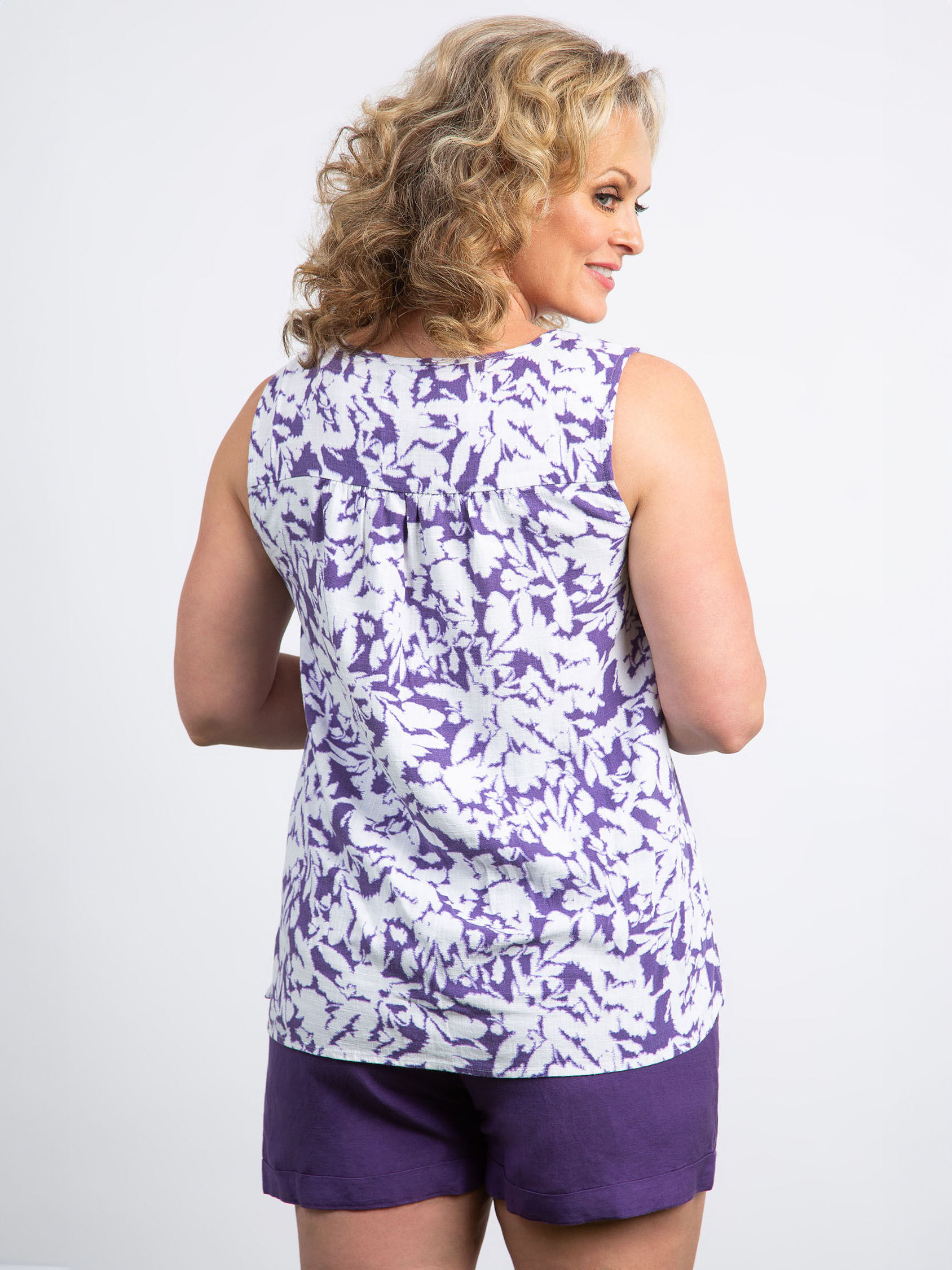 Sleeveless Linen Top Image 4