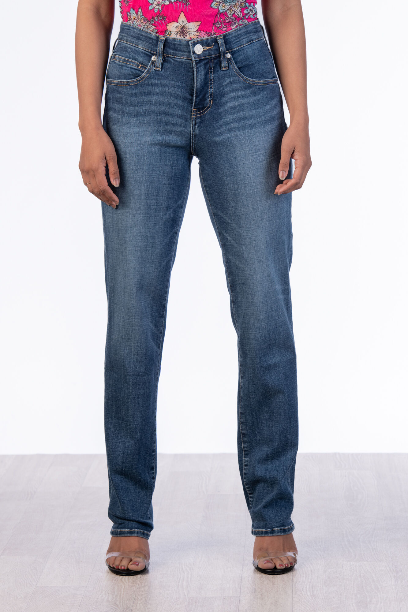 Straight Jag Jeans Image 2