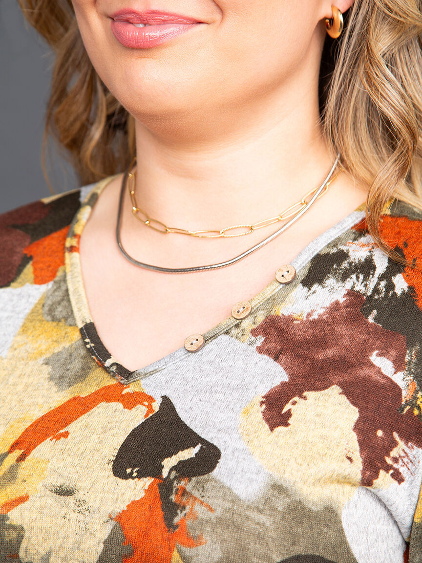 &frac34; Sleeve V-Neck Top Image 5